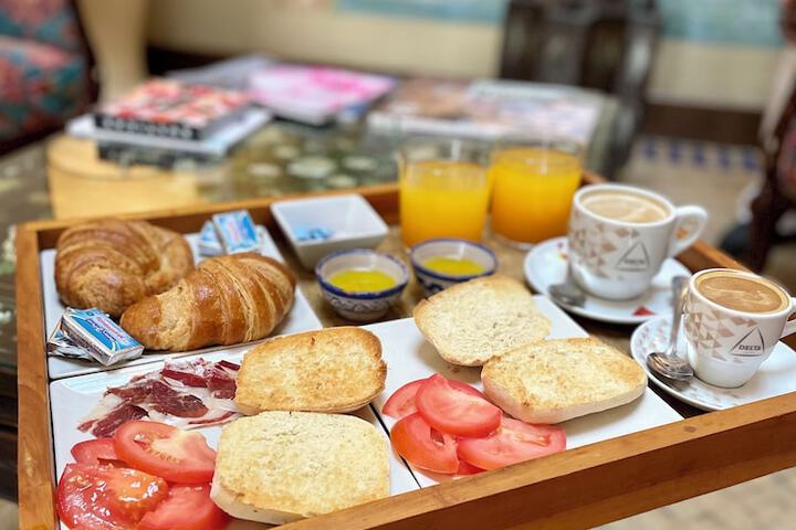 Breakfast/Coffee Service 93 of 98