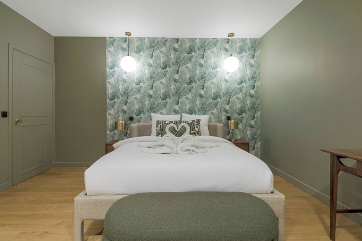Room 11 of 19