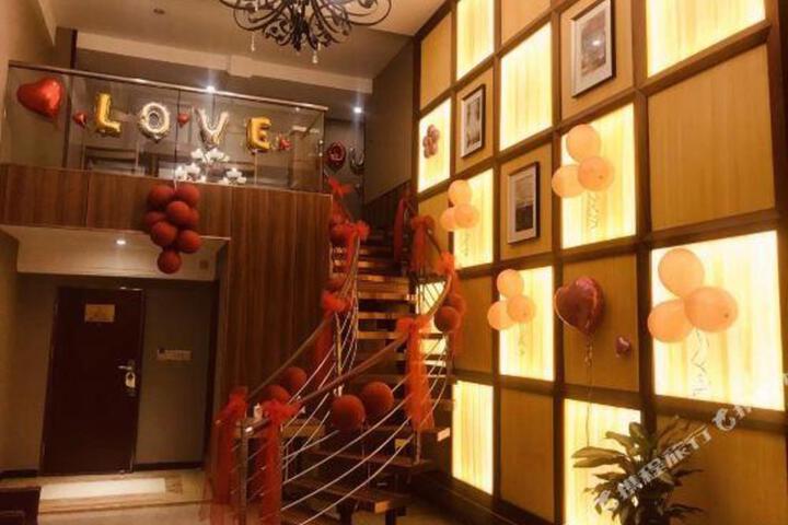 Sky Mall Hotel