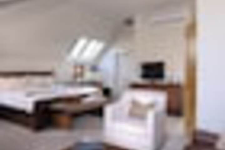 Room 80 of 279