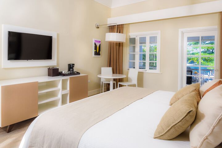 Room 3 of 117