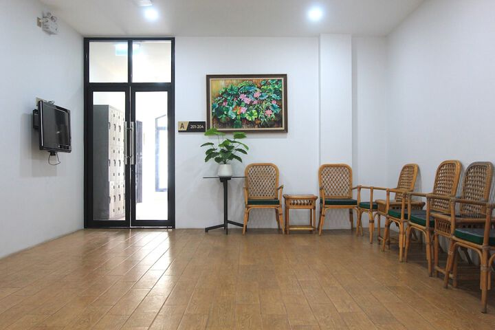 Room 37 of 74