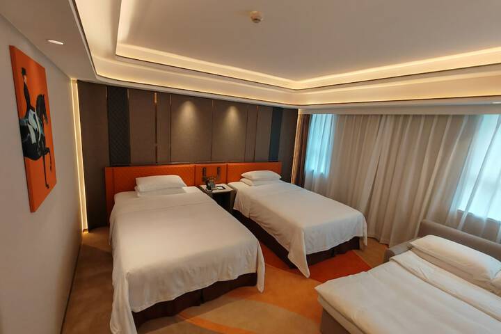 Room 44 of 80