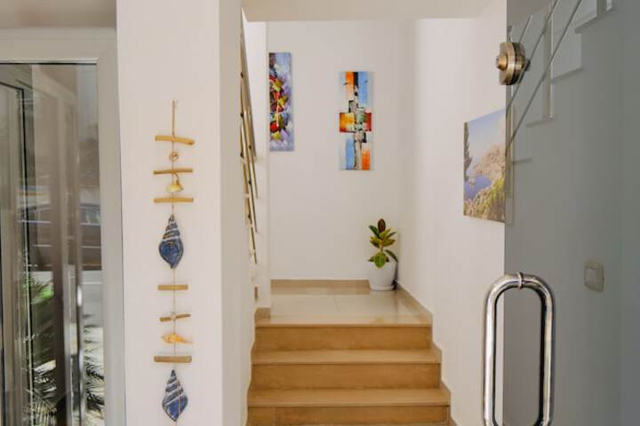 Room 45 of 111
