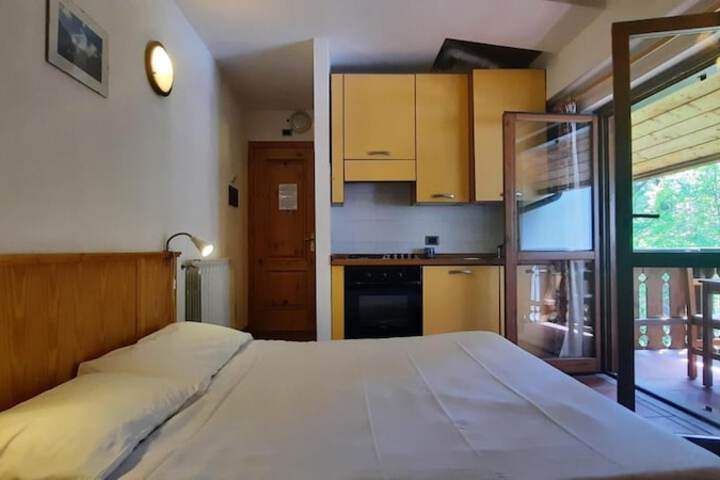 Room 13 of 35