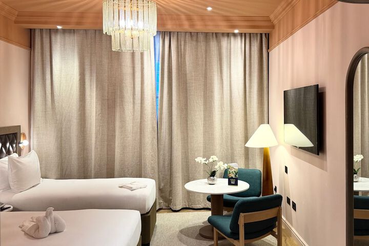 Room 73 of 127
