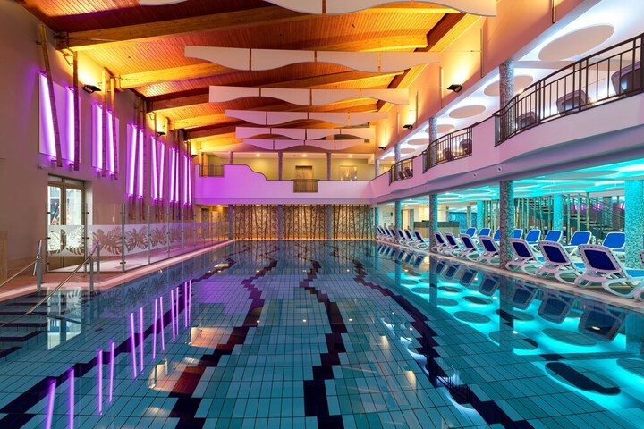 Pool Hotel