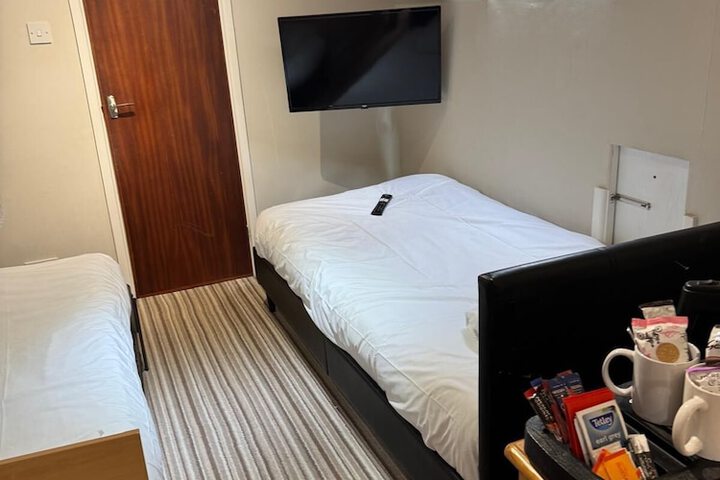 Room 71 of 133