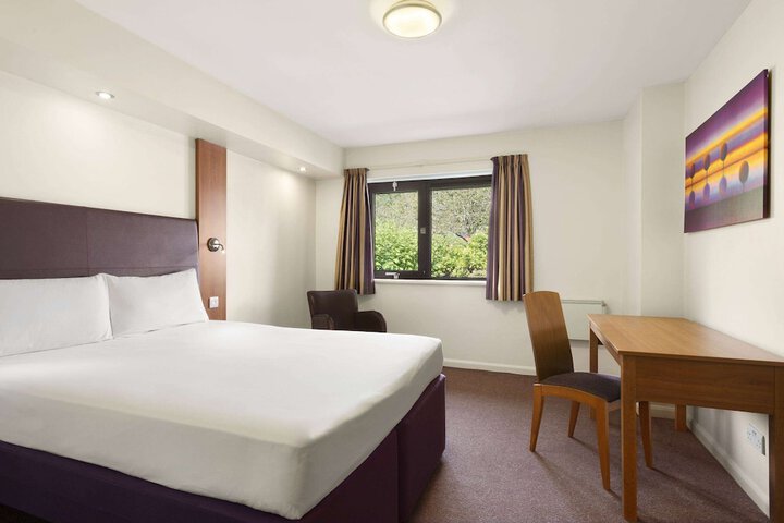 Room 6 of 22