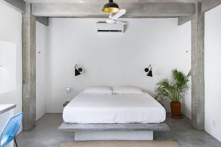 Room 2 of 125