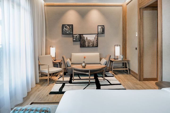 Room 9 of 52