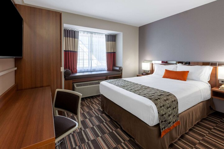 2 Queen Beds (3 of 14)