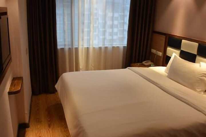 Room 7 of 15