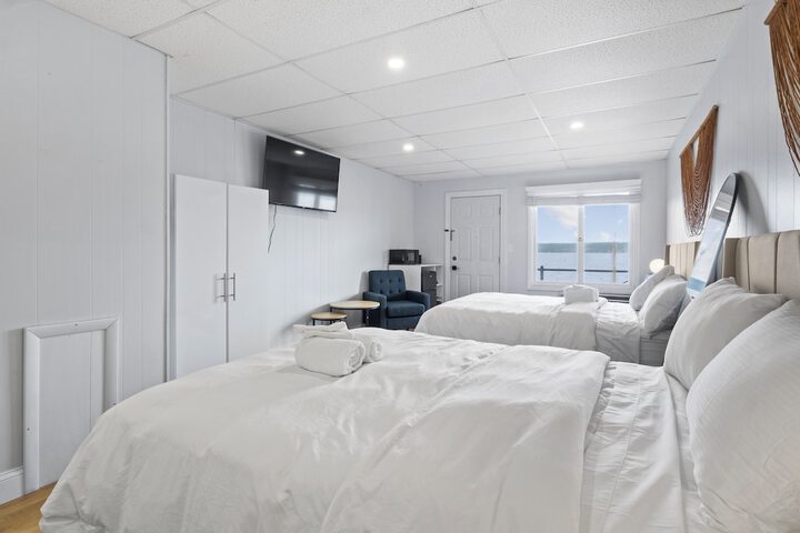Room 14 of 124