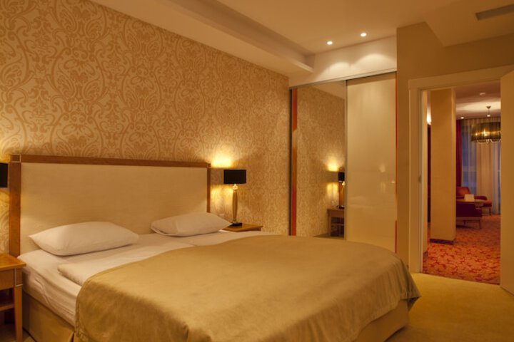 Room 3 of 51