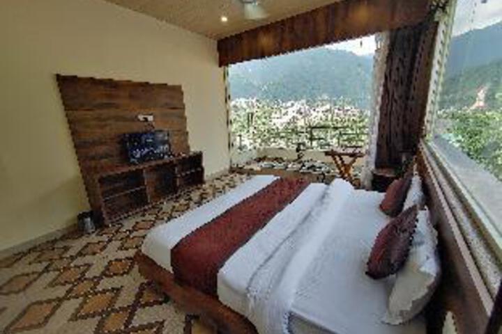 Hotel Laxman Jhula Regency