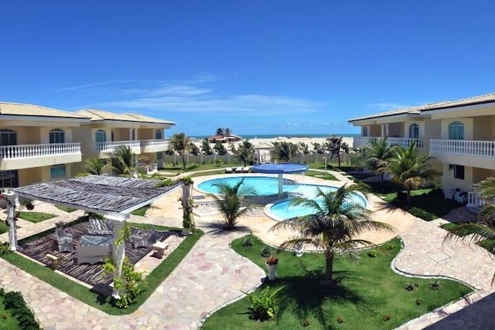 Hotel Pool