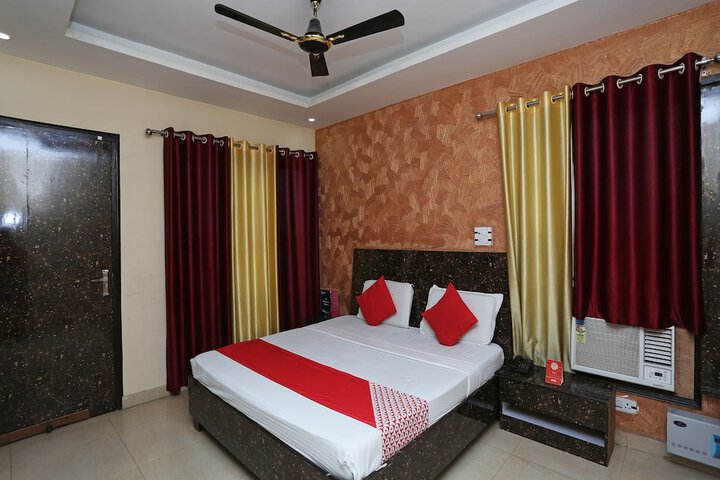 Room 14 of 32