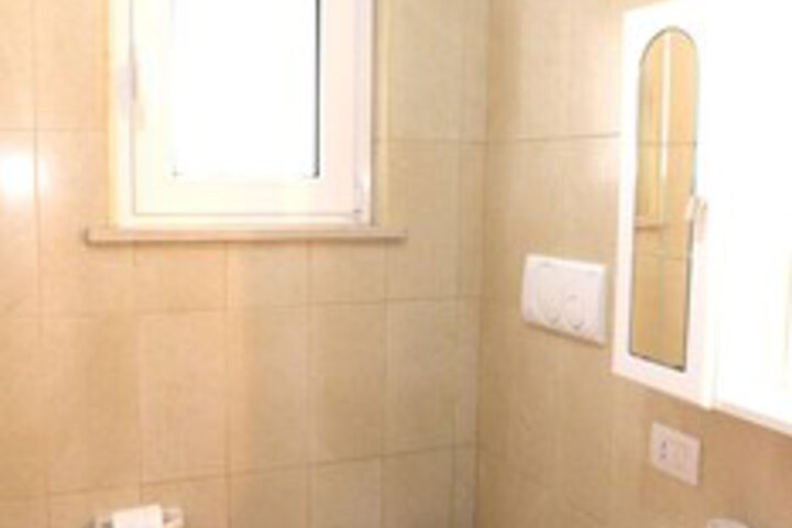 Room 2 of 45
