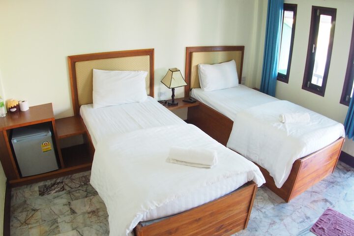 Room 8 of 37