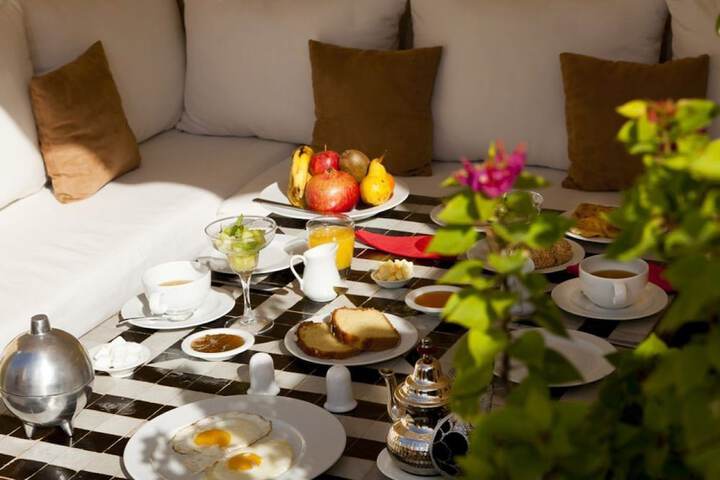Breakfast/Coffee Service 66 of 98