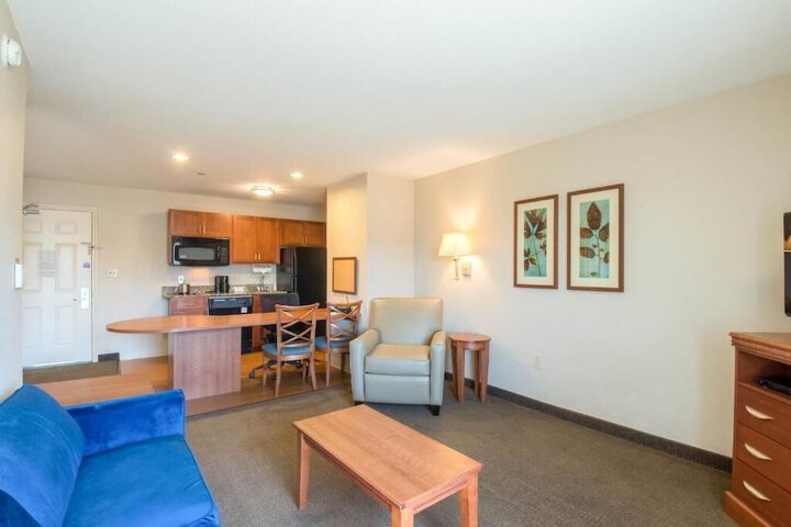 Room 18 of 37