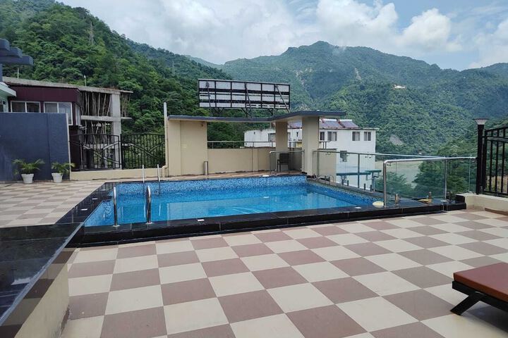 Pool 19 of 32