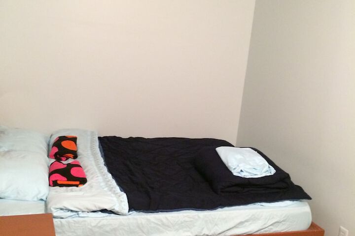 Room 3 of 9