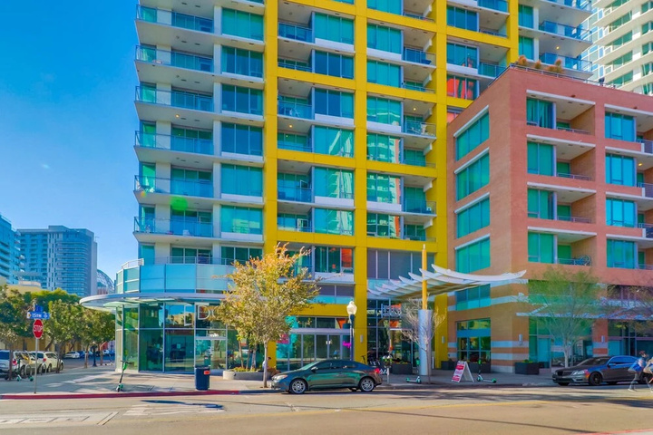 Exterior of Central Downtown 3BR Corporate Rentals