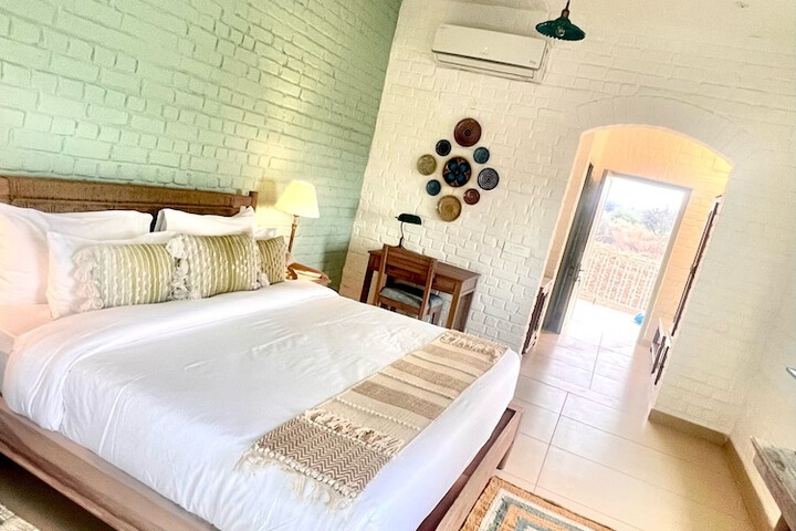 Room 4 of 30