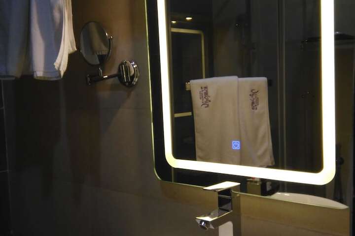 Room 10 of 23