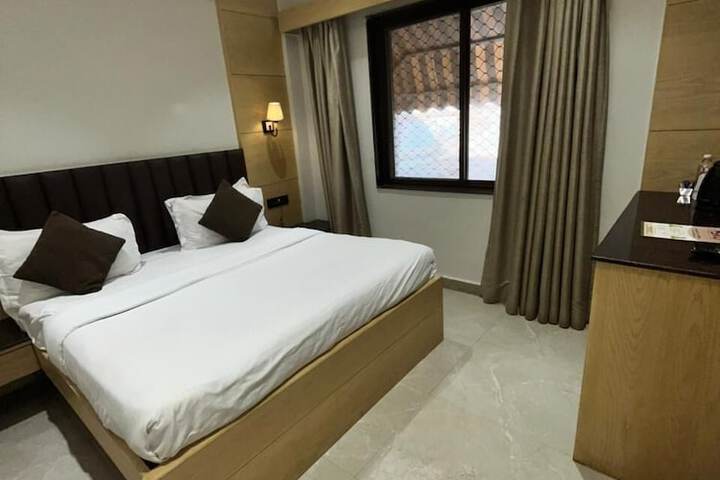 Room 74 of 136
