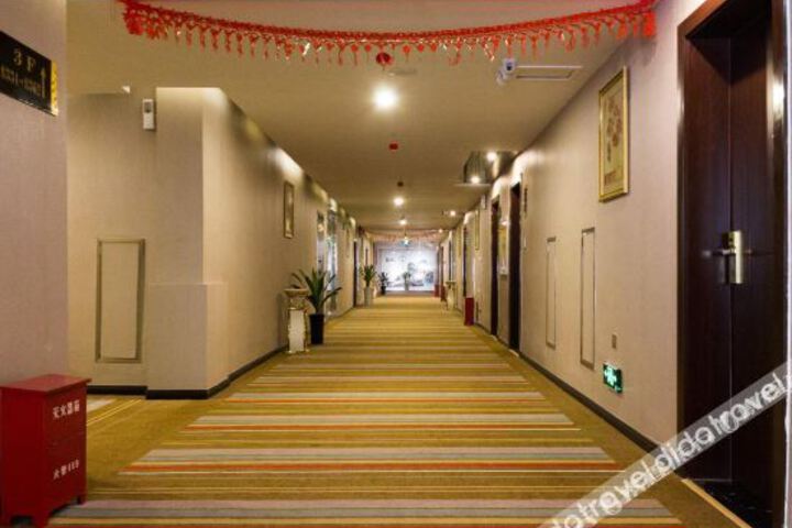 Hotel Interior 9 of 19