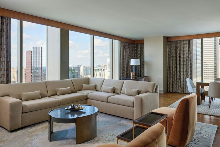 Room 43 of 173