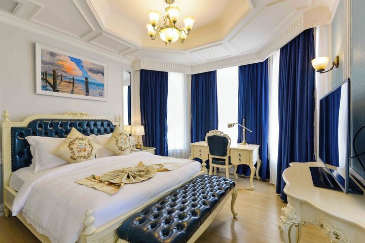 Room 30 of 195