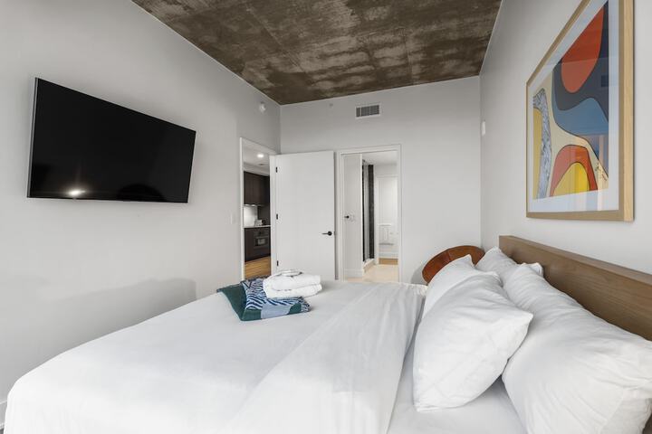 Room 76 of 860