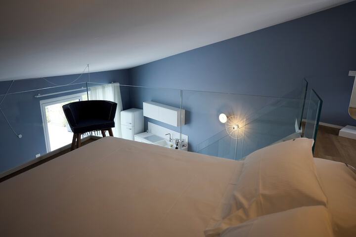 Room 26 of 301