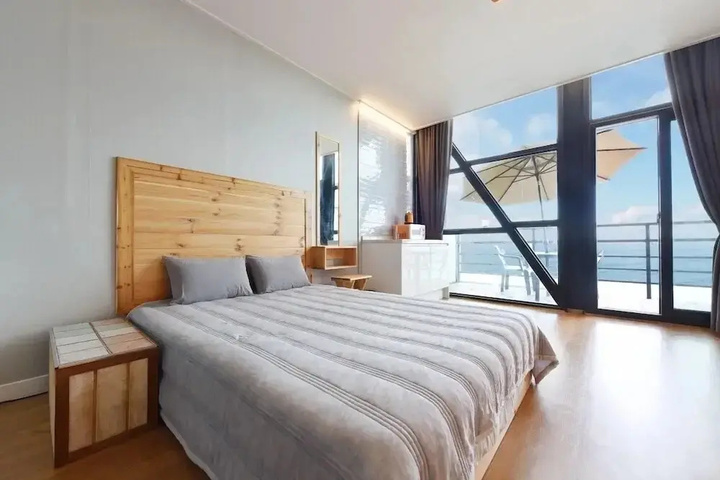 Room 2 of 14