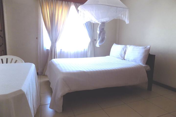 Room 6 of 24