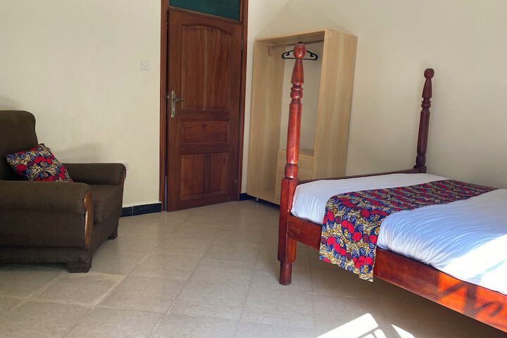 Room 3 of 12