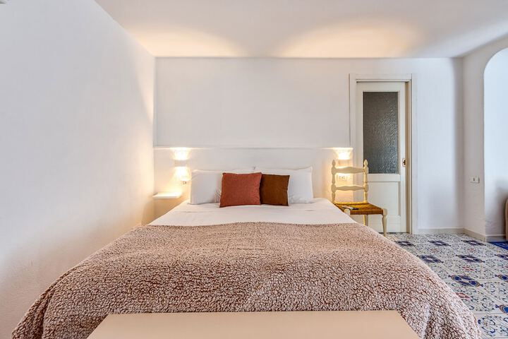 Room 48 of 246