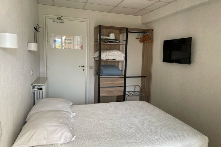 Room 12 of 36