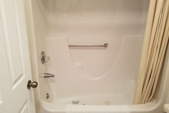 Room 14 of 33