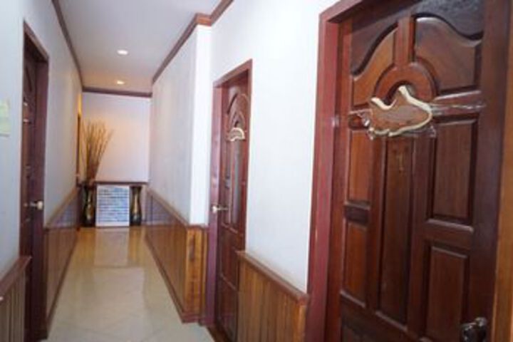 Ballroom/Hall 25 of 42