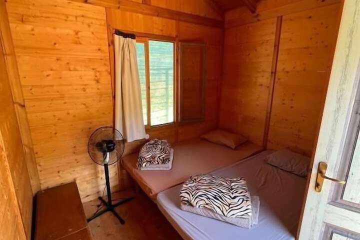 Room 6 of 44