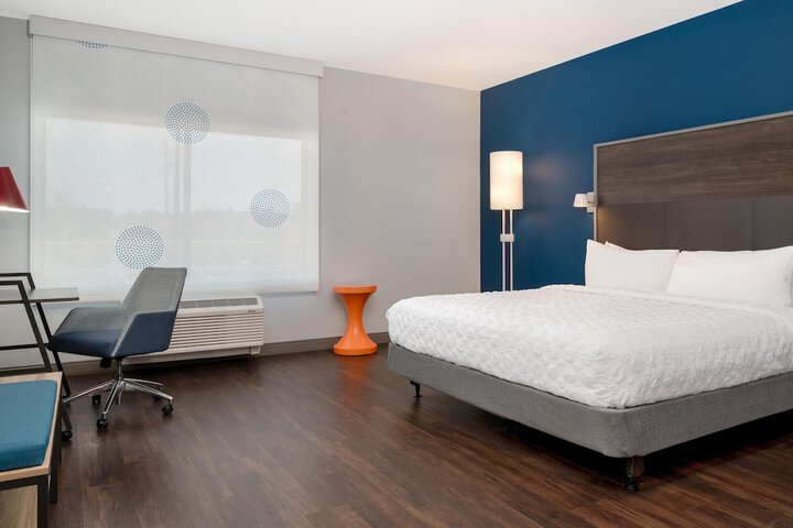 Room 12 of 46
