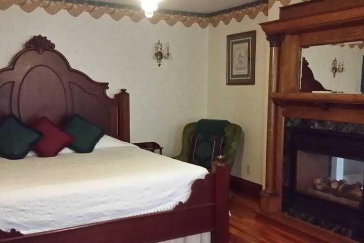 Room 27 of 59