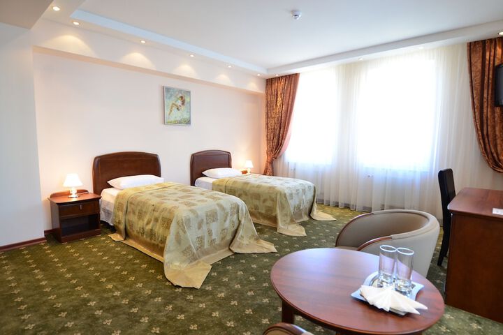 Room 18 of 28