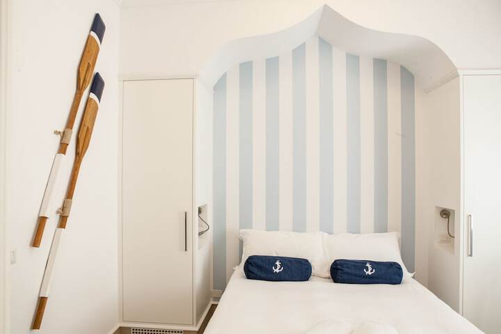 Room 22 of 73