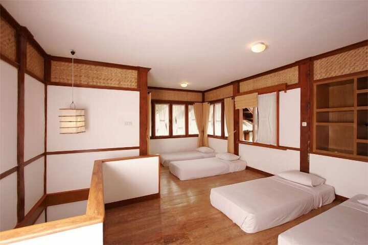 Room 33 of 54